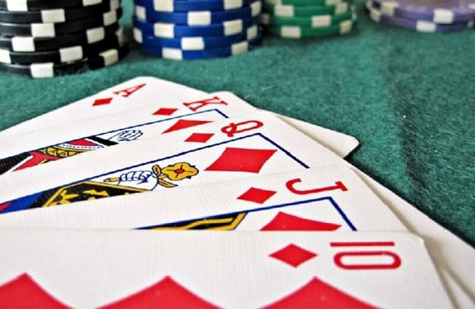 Giải đáp thắc mắc: Chơi Sâm có được đánh 2 cuối không? 1 Bài Sâm có tính chất gay cấn nhưng quy tắc chơi đơn giản